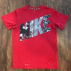 🌟Nike Dri Fit Shirt youth boys M
